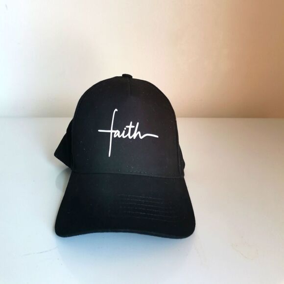 Accessories - NWT Unisex Faith Baseball Cap.